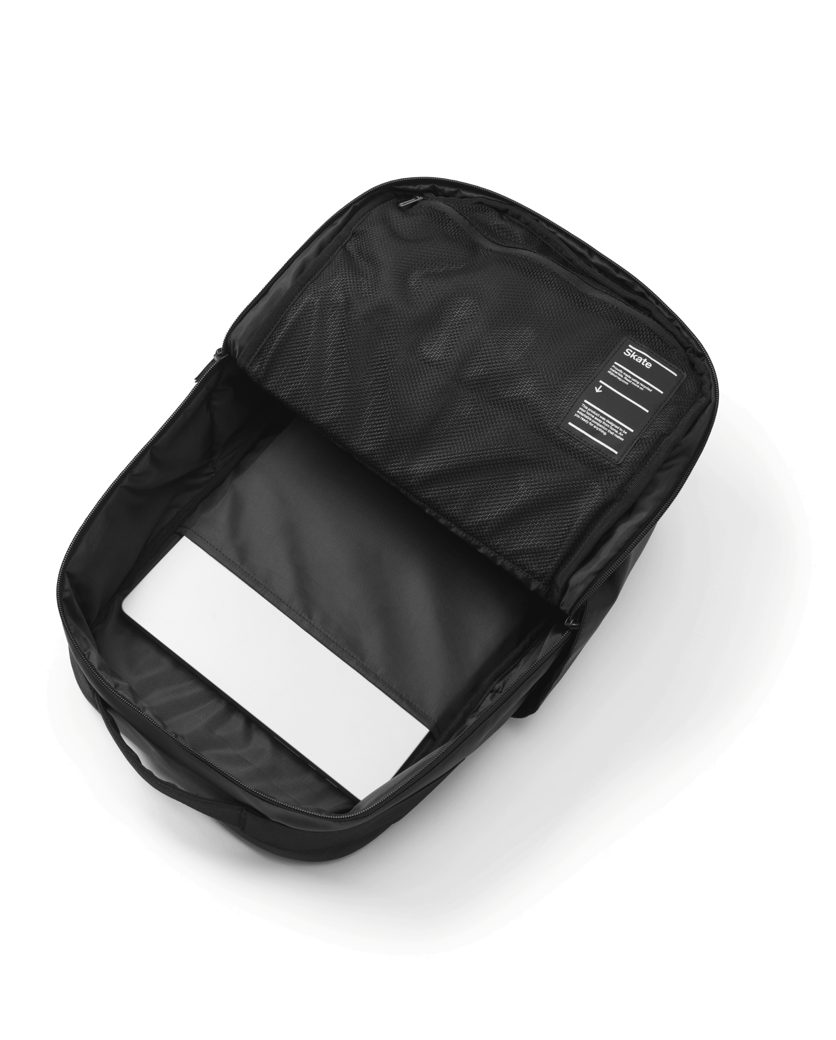 DB Journey Hugger Base Backpack 15L Black Out | Singlequiver.com